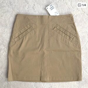 H&M Tan Pencil Skirt with Fake Pocket Details, size 2, NWT